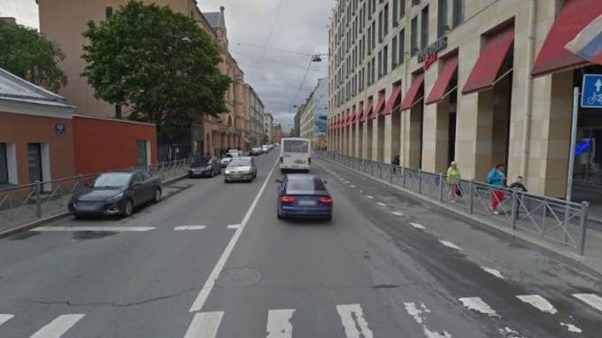 Петербуржцы потребовали убрать велополосу с улиц Большая Зеленина и Введенская