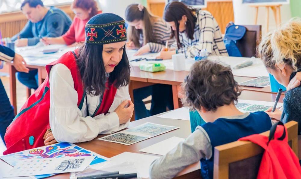 Бесплатная школа для молодых художников откроется в Москве