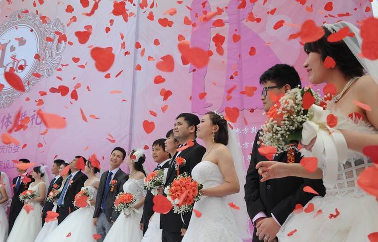 В Пекине запретили регистрировать браки и прощаться с умершими 02.02.2020