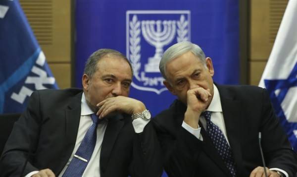 «Сделка века» перед выборами: Либерман объяснил, что «ловит» Нетаньяху