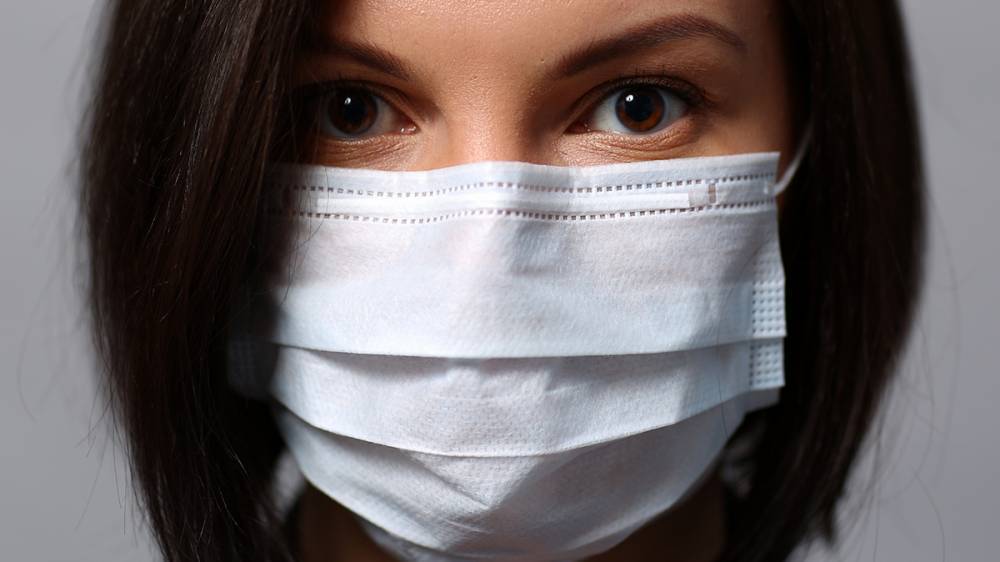 Цены на медицинские маски в России подскочили на треть из-за угрозы коронавируса