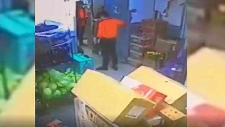 Кассир московского супермаркета одним ударом убил покупателя