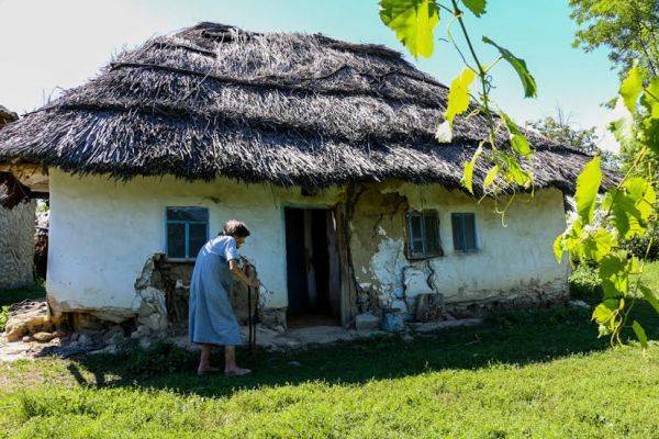 Молдавия теряет население: люди умирают и уезжают
