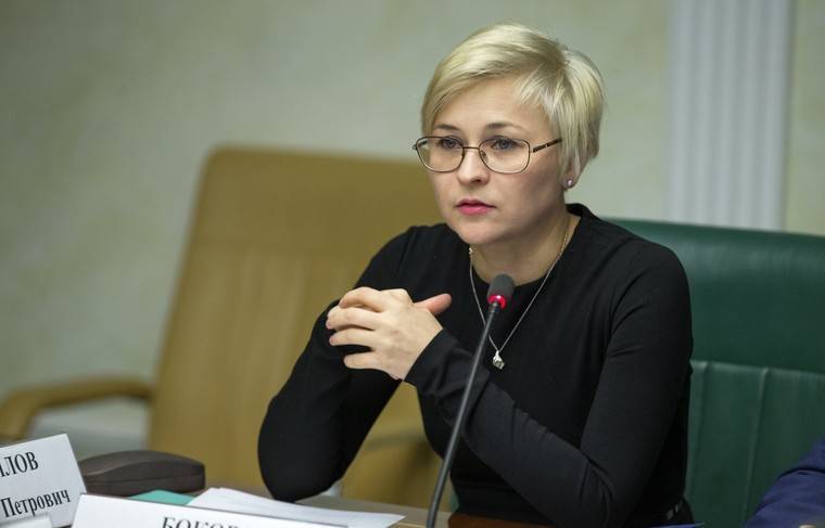 Совет Федерации досрочно прекратил полномочия сенатора Боковой
