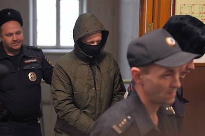 Суд арестовал первого полицейского по делу журналиста Голунова