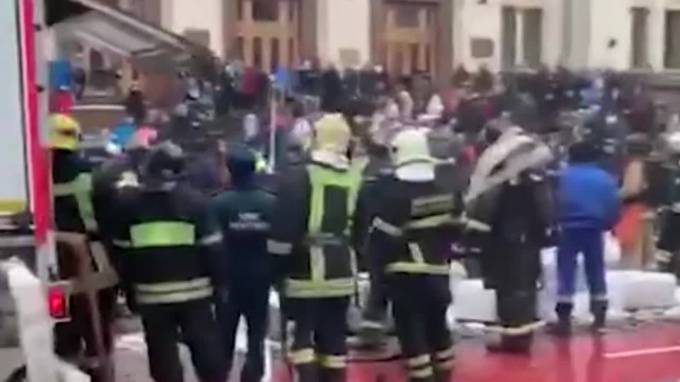 В Москве в здании МГУ произошел пожар
