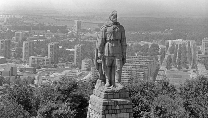 В Болгарии осквернили памятник "Алеше"