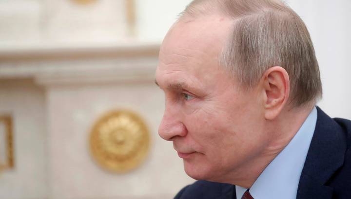 Путин предлагает ужесточить ответственность за оскорбления