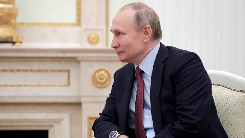 Путин поручил рассмотреть вопрос об ужесточении наказания за оскорбление