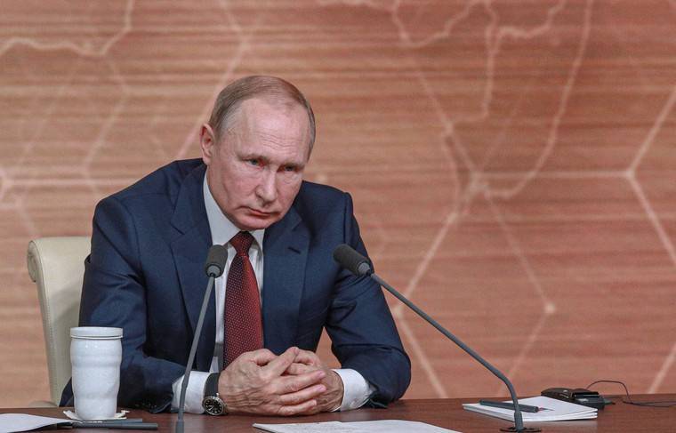 Путин поручил обсудить вопрос об ужесточении наказания за оскорбление