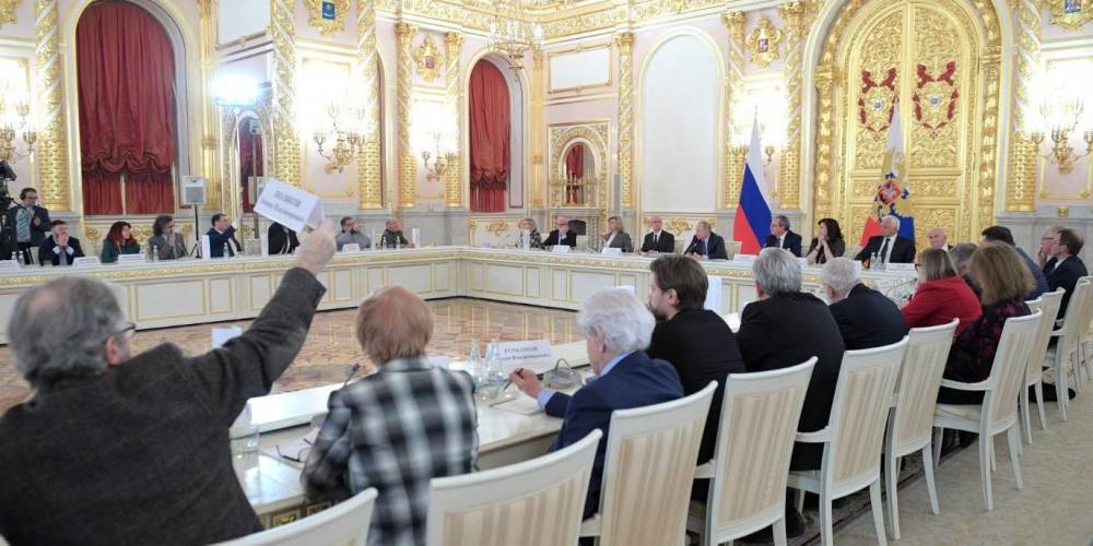 Опубликован обширный перечень поручений Путина по итогам заседания СПЧ