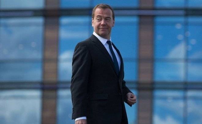 Путин установил зарплату Медведеву на новом посту
