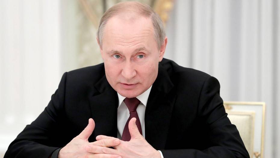 Путин потребовал "выметать" чиновников-хамов из органов власти