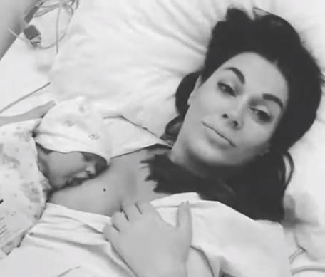 Татьяна Терёшина опубликовала видео кормления сына грудью