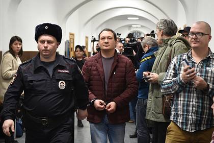 Суд отправил в СИЗО всех полицейских по делу журналиста Голунова