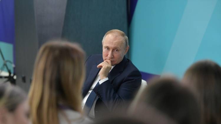 Путин призвал регионы использовать цифровые платформы «обратной связи» с гражданами