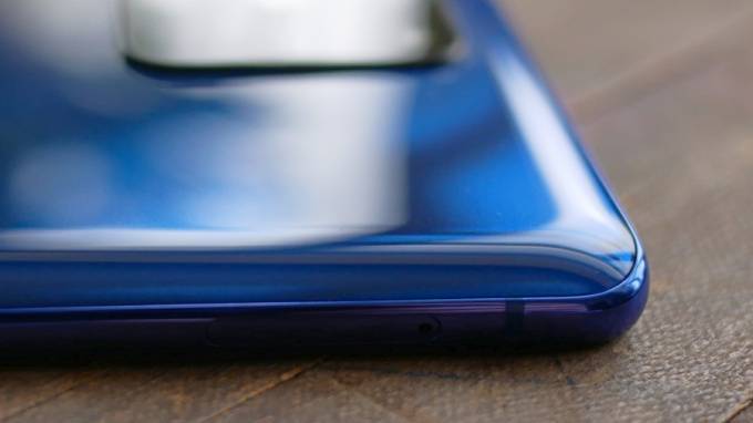 В России стартовали продажи смартфона Samsung Galaxy S10 Lite