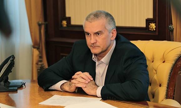 Глава Крыма требует в течение дня уволить чиновниц из Керчи после скандала с блокадниками