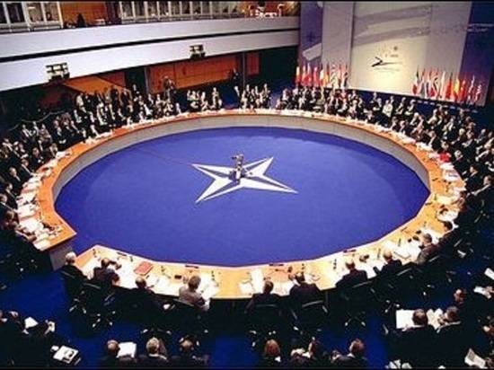 Немецкий политик заявил, что руководство НАТО «обмануло Горбачева» в 1989 году