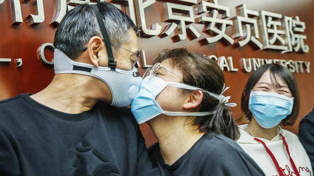 В Китае больные пневмонией от нового коронавируса начали выздоравливать
