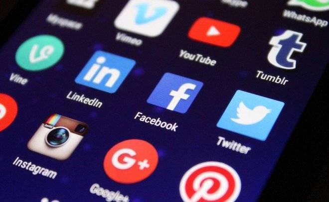 Роскомнадзор завел дело против Facebook и Twitter — им грозит штраф до 6 млн рублей
