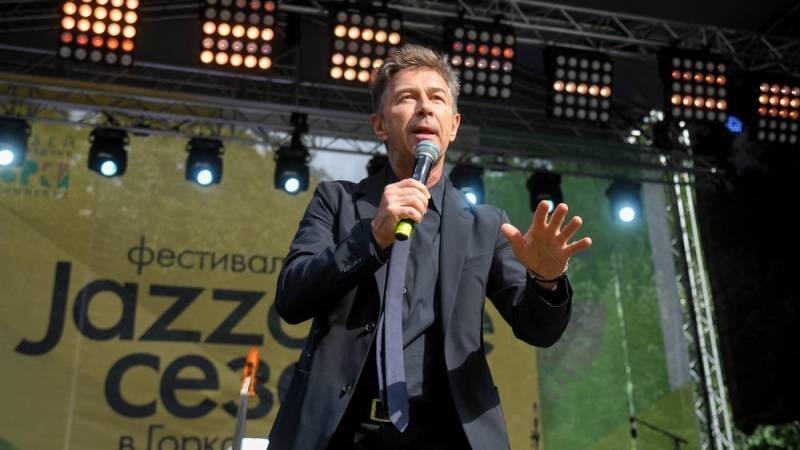 Сюткин не обиделся на Украину за запрет на въезд в страну