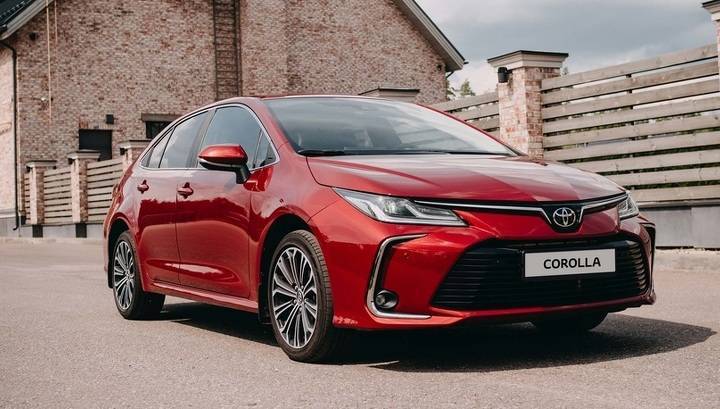 В России стартуют продажи обновленной Toyota Corolla