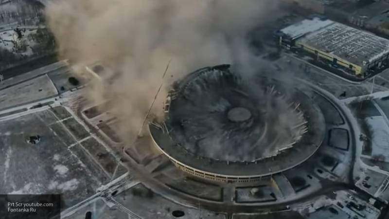 Источник рассказал подробности обрушения крыши СКК "Петербургский"