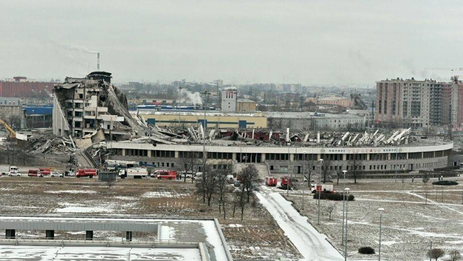 Следственный комитет начал проверку после обрушения крыши СКК в Петербурге
