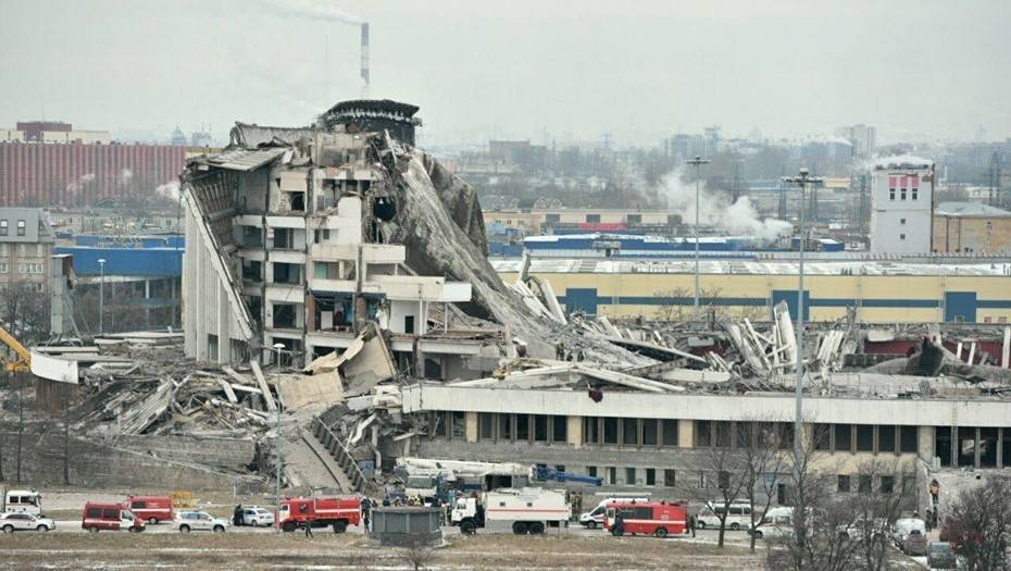 Беглов поручил МЧС принять срочные меры в связи с обрушением СКК в Петербурге