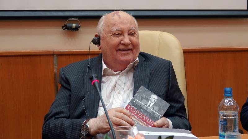 Горбачев возмутился словами Зеленского о развязывании СССР Второй мировой войны