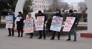 Прохожие поддержали акцию против Трапезникова в Элисте