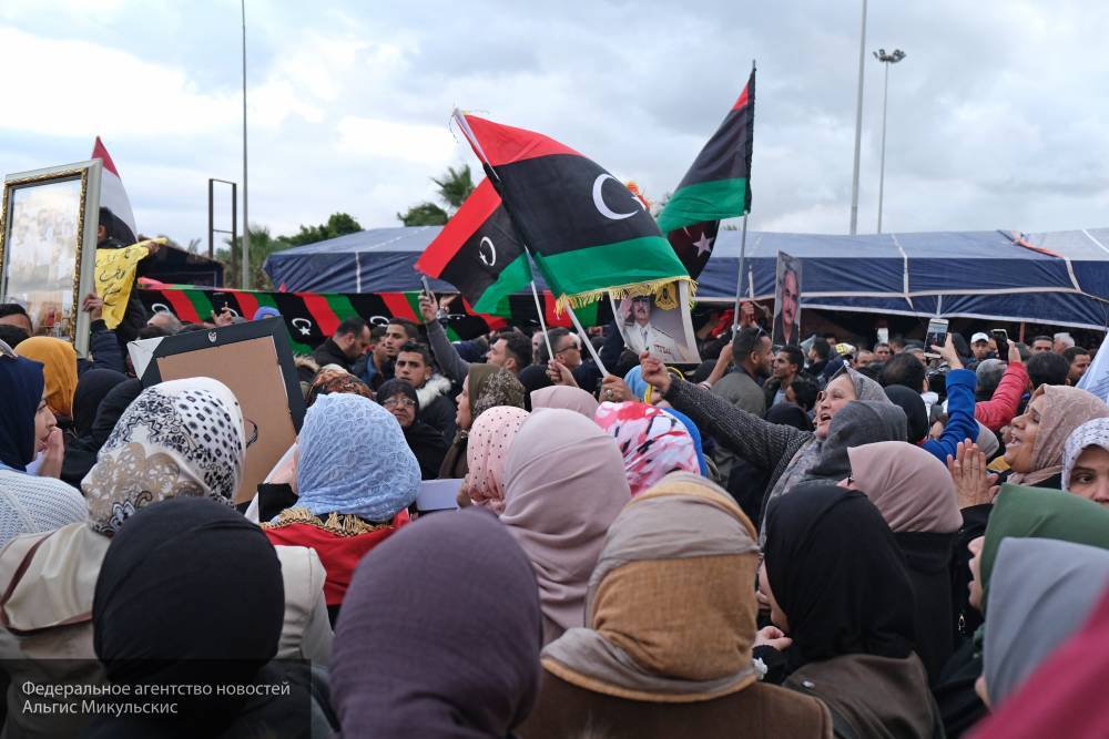 Жители Бензаги устроили антитурецкий митинг из-за военного вмешательства в Ливию