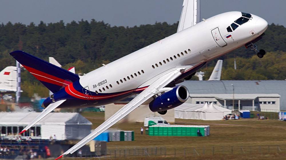 Производитель Superjet подал иск к «ИрАэро» в Арбитражный суд