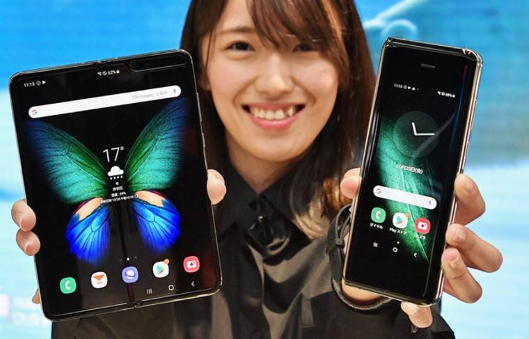 Два новых смартфона Samsung появятся в продаже с середины января