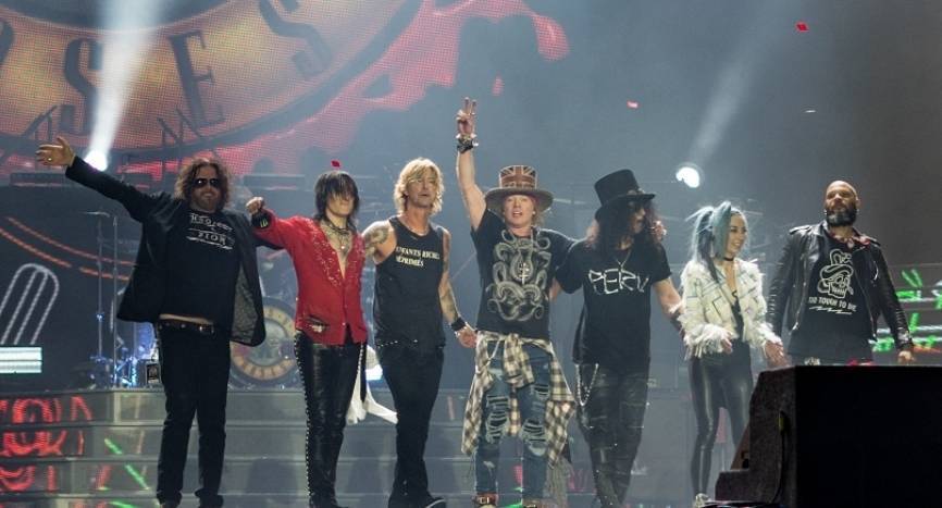 Фанат Guns N’ Roses обвиняется в незаконном размещении треков в Сети