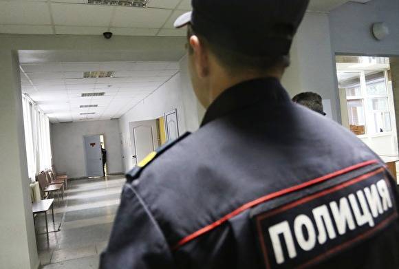 В Новосибирске двое пьяных напали на полицейских, которые приехали разнимать драку
