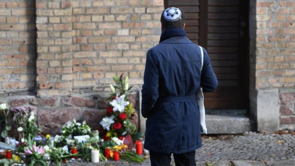 Евреи в Германии не верят, что немецкая полиция может их защитить