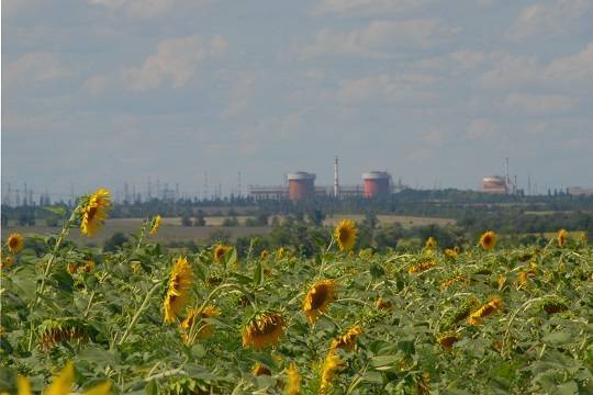 На украинской АЭС отключили третий энергоблок из-за срабатывания защиты