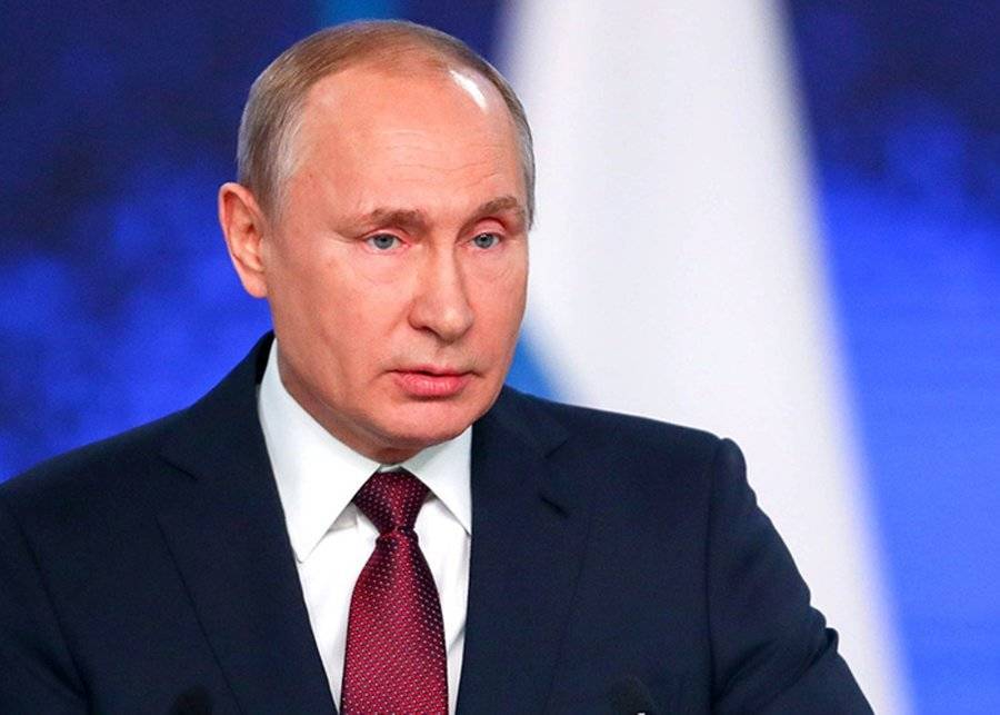 Путин сообщил о намерении поднять в послании проблему снижения доходов населения