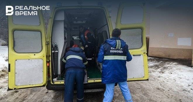 В Татарстане столкнулись автобус и легковушка, три человека пострадали