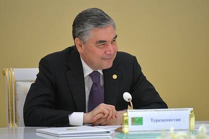 Президент Туркмении несколько часов пел и работал диджеем на новогоднем шоу