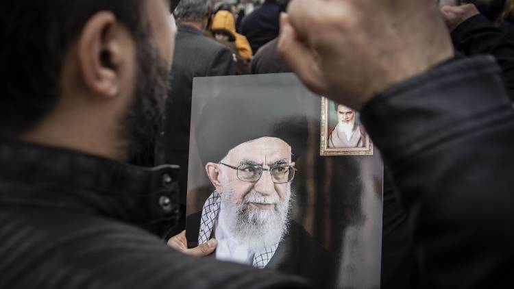 Госдеп заявил, что США не будут менять стратегию по Ирану после убийства Сулеймани