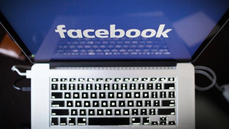 Facebook пользуется монопольным положением, продавая данные пользователей – Марков