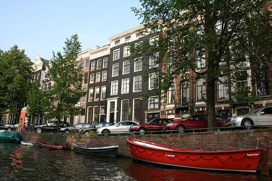 В Амстердаме ввели новый налог для туристов на ночёвку в городе
