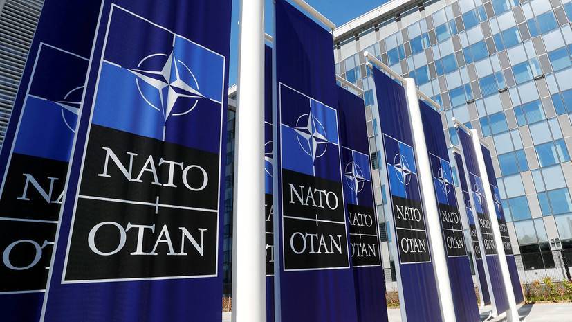 НАТО приостановило обучение силовых структур в Ираке