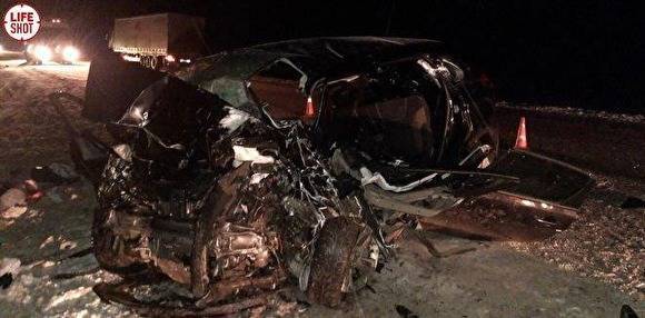 В аварии с тягачом на трассе в Тюменской области погибла семья из Сургута