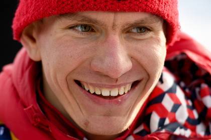 Российский лыжник Большунов пообещал налить норвежцу Клэбо водки перед стартом
