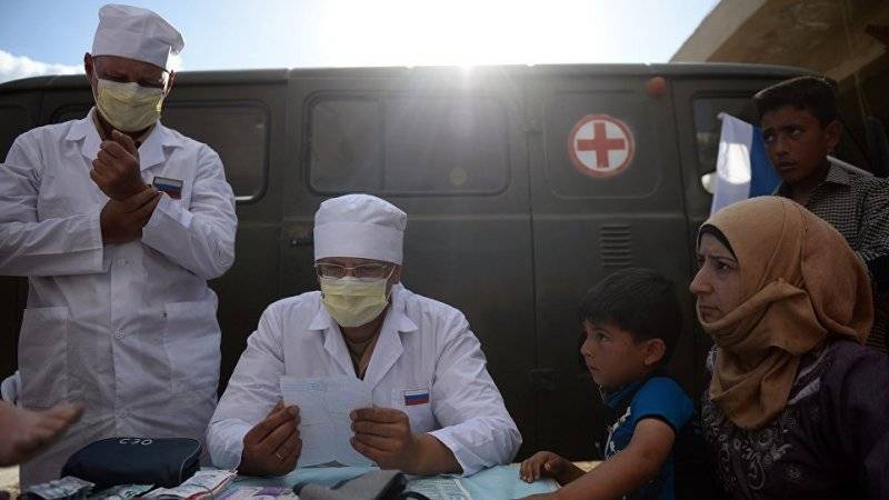 Российские военные врачи помогли 4,5 тысячи жителей города Камышлы в Сирии