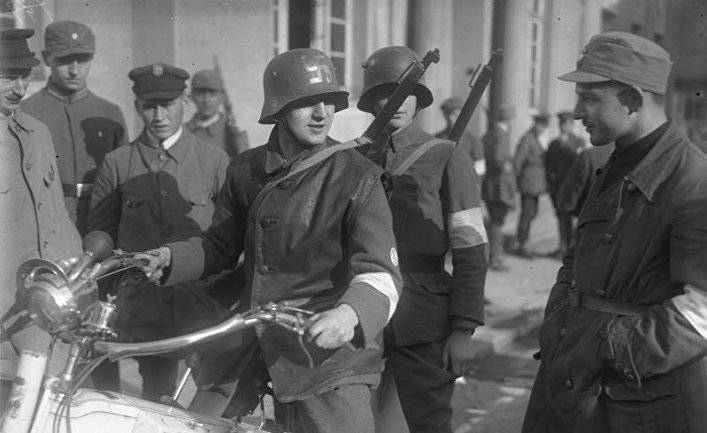 «Горячий Рём» и «хайль геи»: Гитлер сам сформировал миф о голубых нацистах (Focus, Германия)